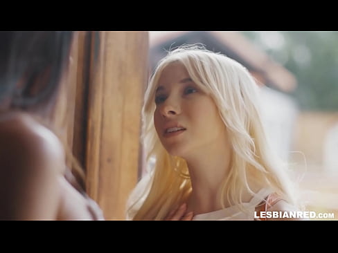 ❤️ U-Girl ufika ekhaya ezinyangeni ezimbalwa kamuva futhi ugcina edla ingquza kasingamama wakhe Izocansi nje ku-zu.tukifporno.ru